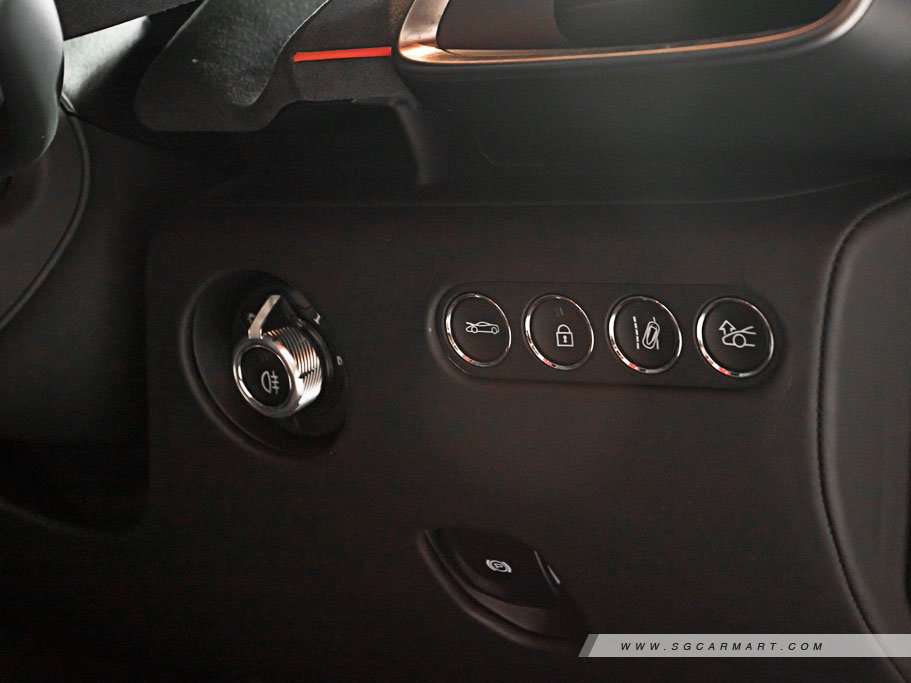 https://i.i-sgcm.com/new_cars/cars/21693/21693_g26