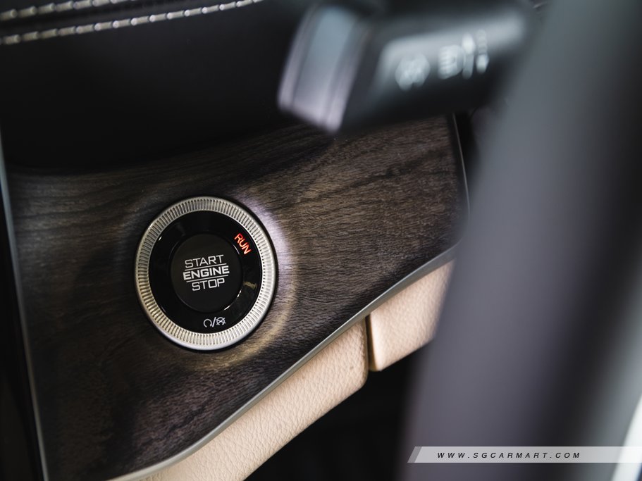 https://i.i-sgcm.com/new_cars/cars/21694/21694_g12