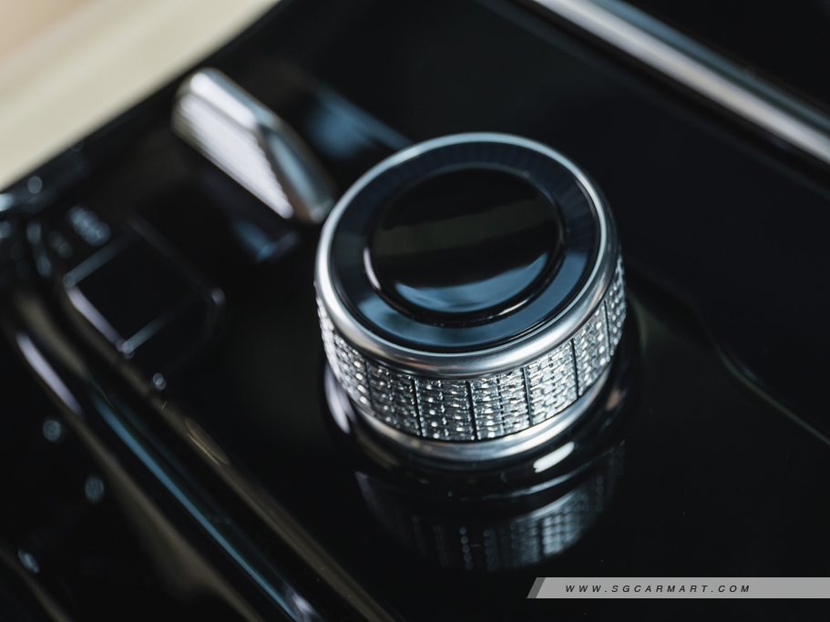 https://i.i-sgcm.com/new_cars/cars/21694/21694_g17