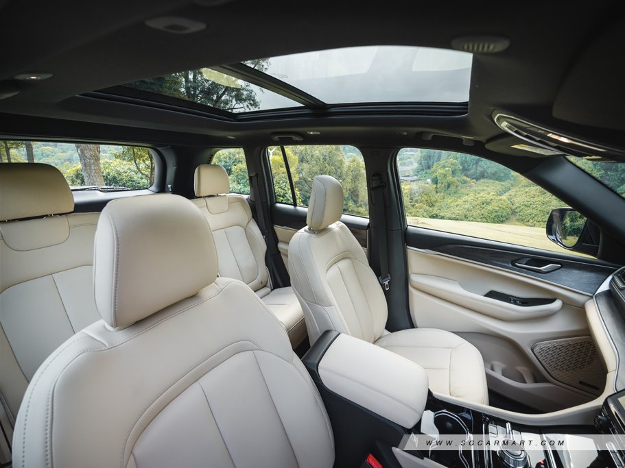 https://i.i-sgcm.com/new_cars/cars/21694/21694_g18