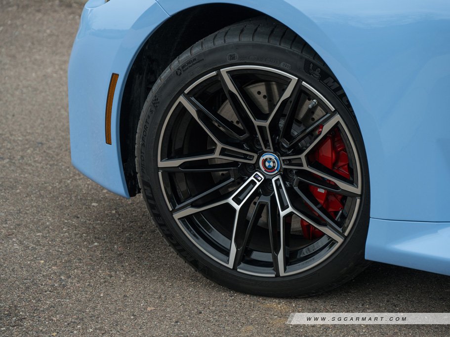 https://i.i-sgcm.com/new_cars/cars/21696/21696_g14