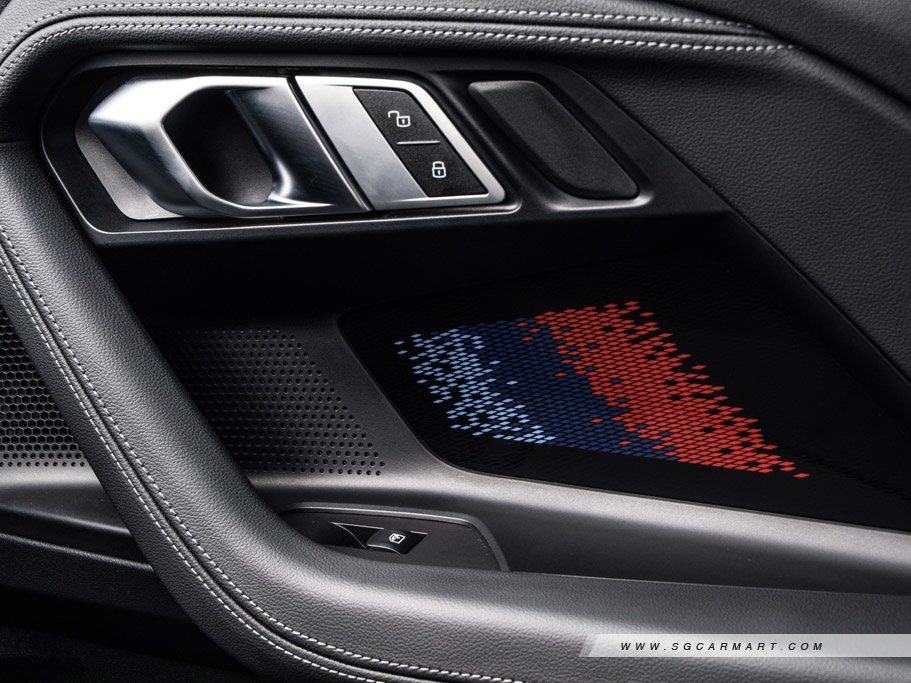 https://i.i-sgcm.com/new_cars/cars/21696/21696_g18