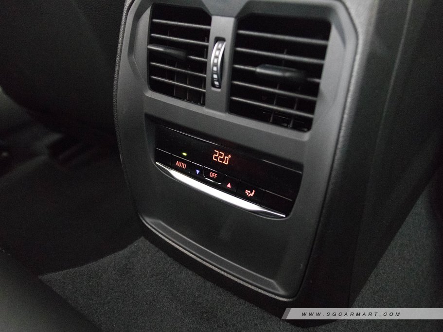 https://i.i-sgcm.com/new_cars/cars/21696/21696_g59