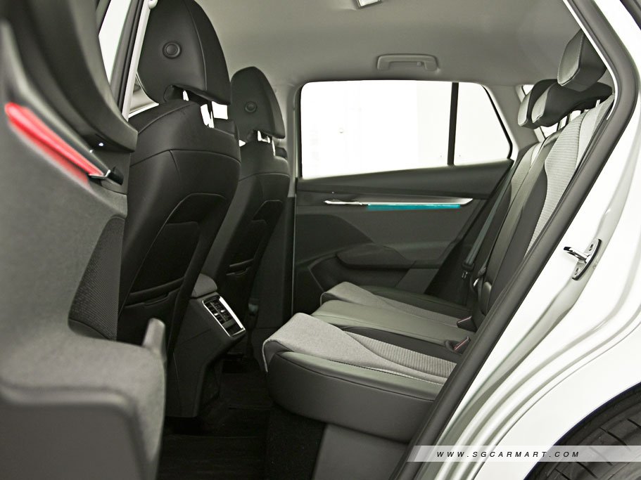https://i.i-sgcm.com/new_cars/cars/21709/21709_g12