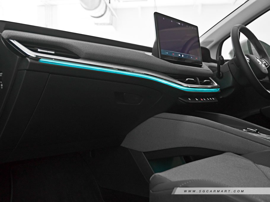 https://i.i-sgcm.com/new_cars/cars/21709/21709_g22