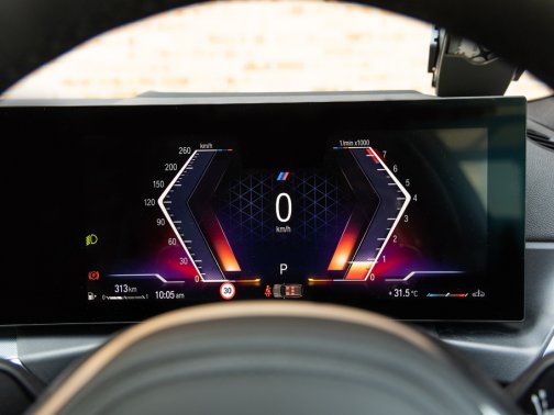 https://i.i-sgcm.com/new_cars/cars/21712/21712_g10
