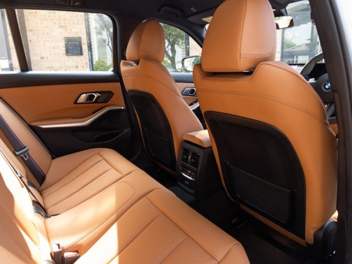 https://i.i-sgcm.com/new_cars/cars/21712/21712_g15