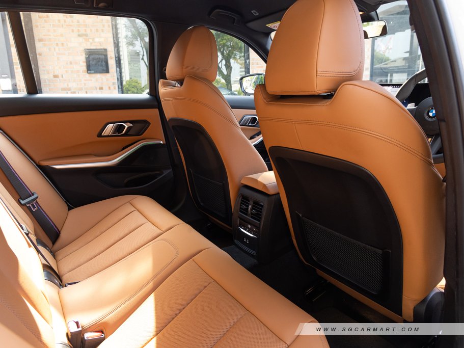 https://i.i-sgcm.com/new_cars/cars/21712/21712_g15