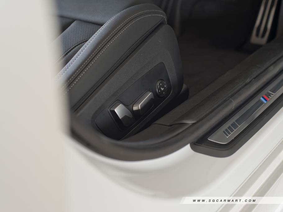 https://i.i-sgcm.com/new_cars/cars/21712/21712_g40
