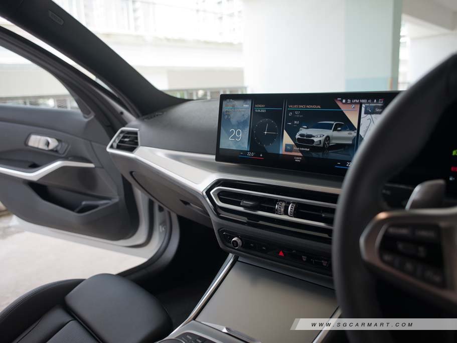 https://i.i-sgcm.com/new_cars/cars/21712/21712_g42