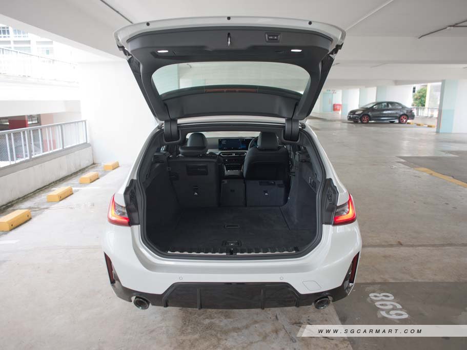 https://i.i-sgcm.com/new_cars/cars/21712/21712_g54