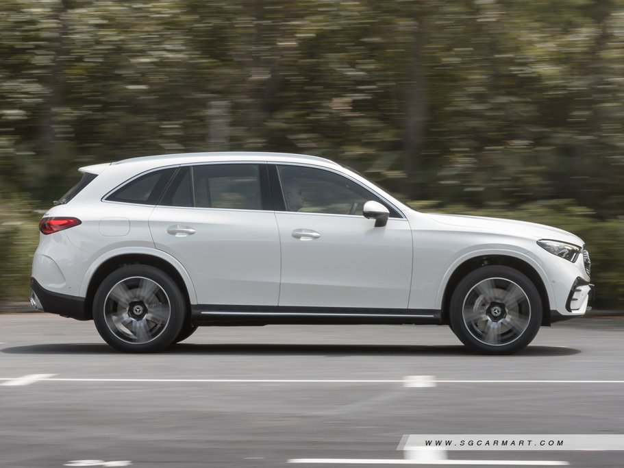 https://i.i-sgcm.com/new_cars/cars/21714/21714_g15