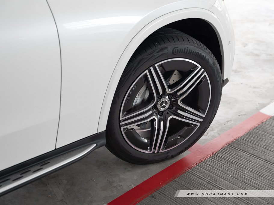 https://i.i-sgcm.com/new_cars/cars/21714/21714_g24