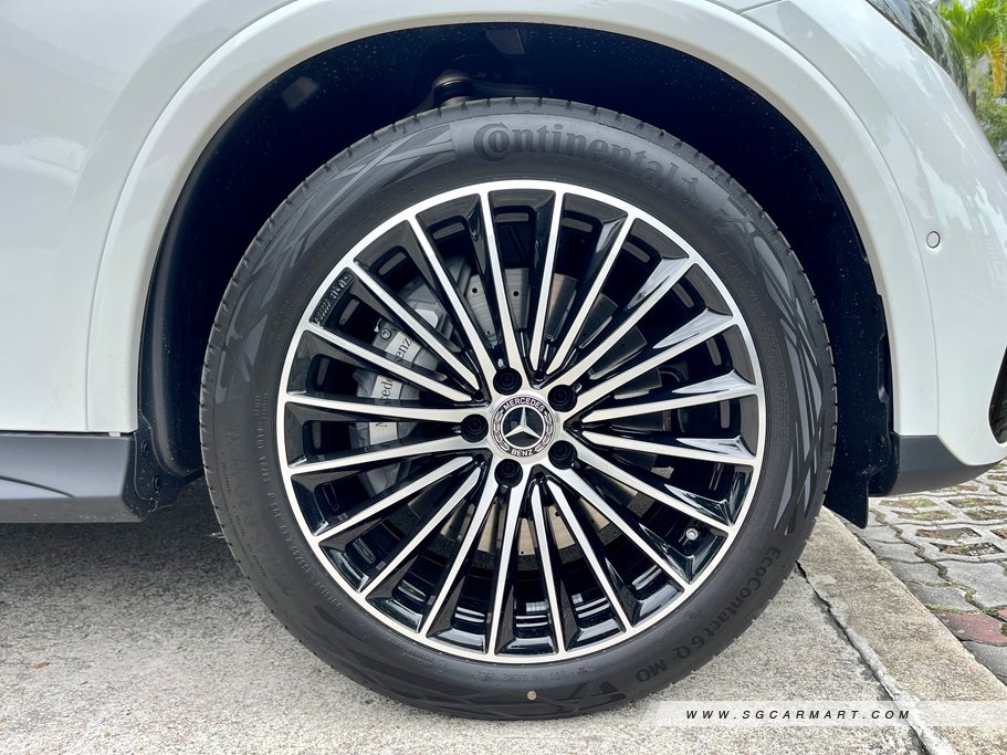 https://i.i-sgcm.com/new_cars/cars/21716/21716_g30