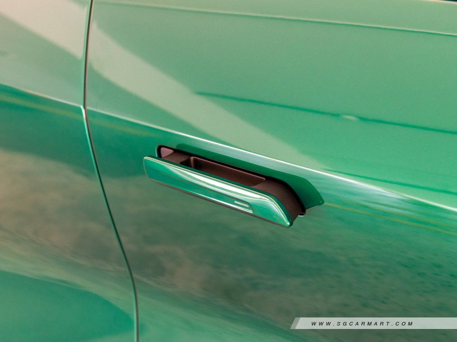 https://i.i-sgcm.com/new_cars/cars/21720/21720_g22