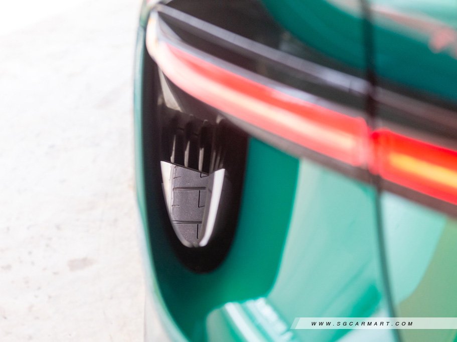 https://i.i-sgcm.com/new_cars/cars/21720/21720_g25