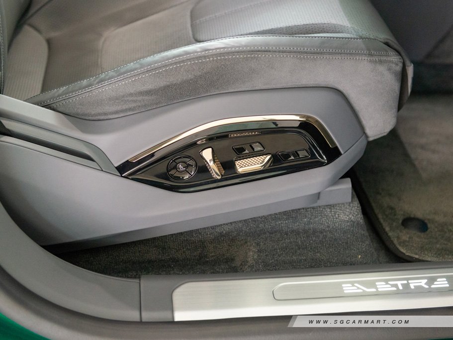 https://i.i-sgcm.com/new_cars/cars/21720/21720_g37