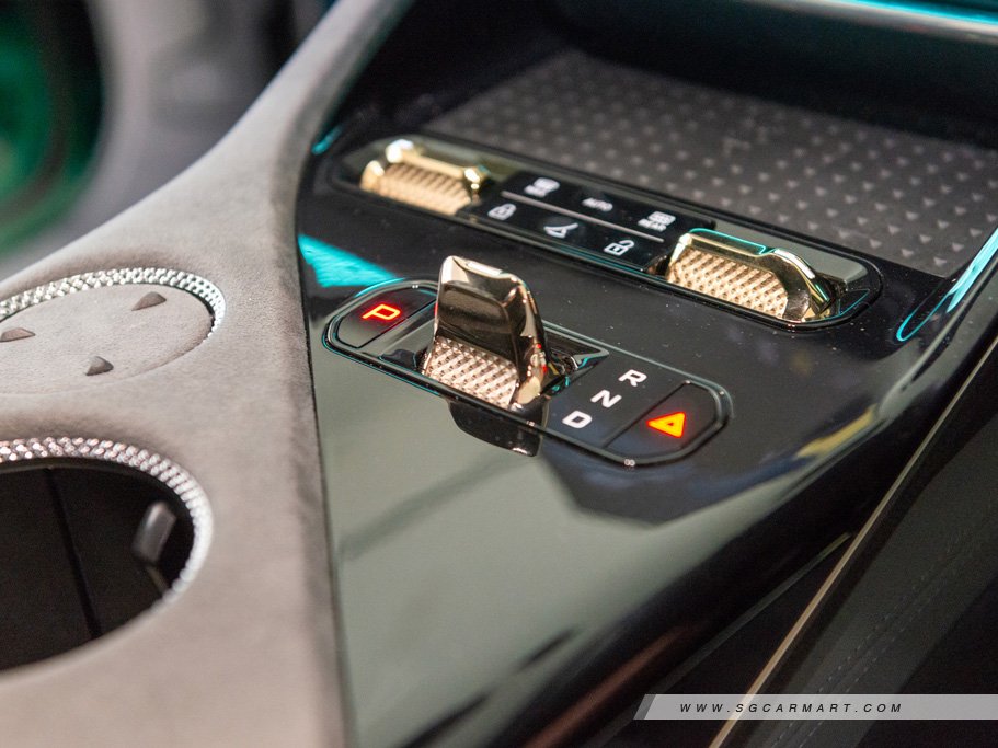 https://i.i-sgcm.com/new_cars/cars/21720/21720_g40