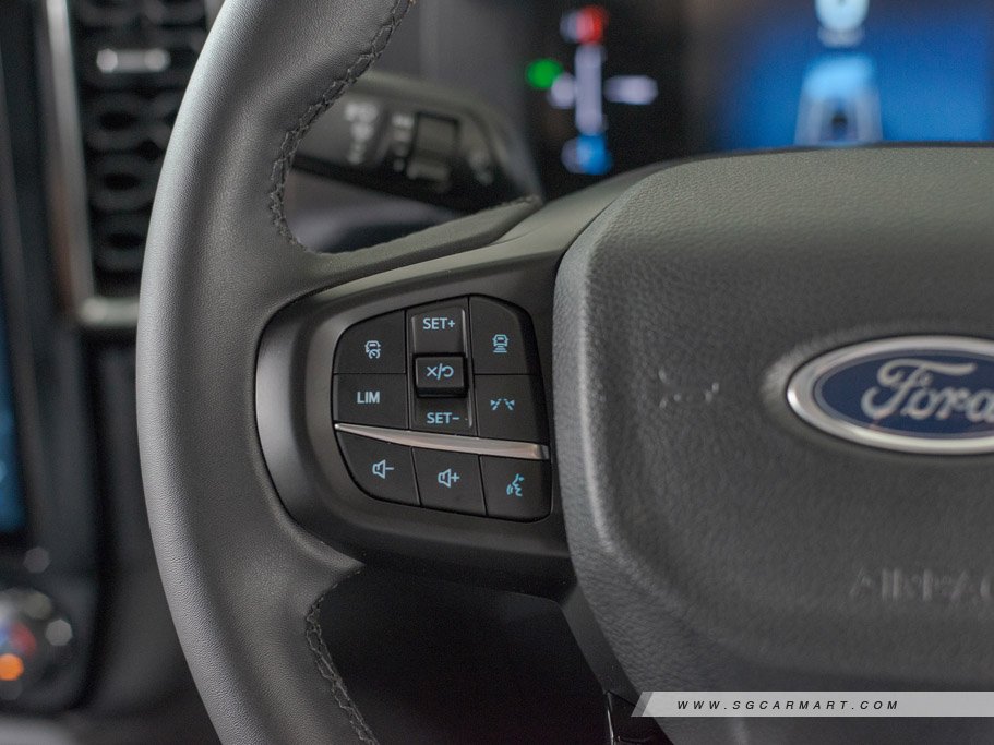 https://i.i-sgcm.com/new_cars/cars/21721/21721_g26