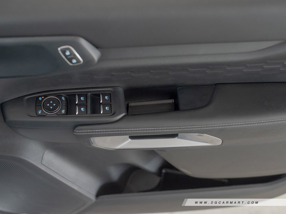 https://i.i-sgcm.com/new_cars/cars/21721/21721_g28
