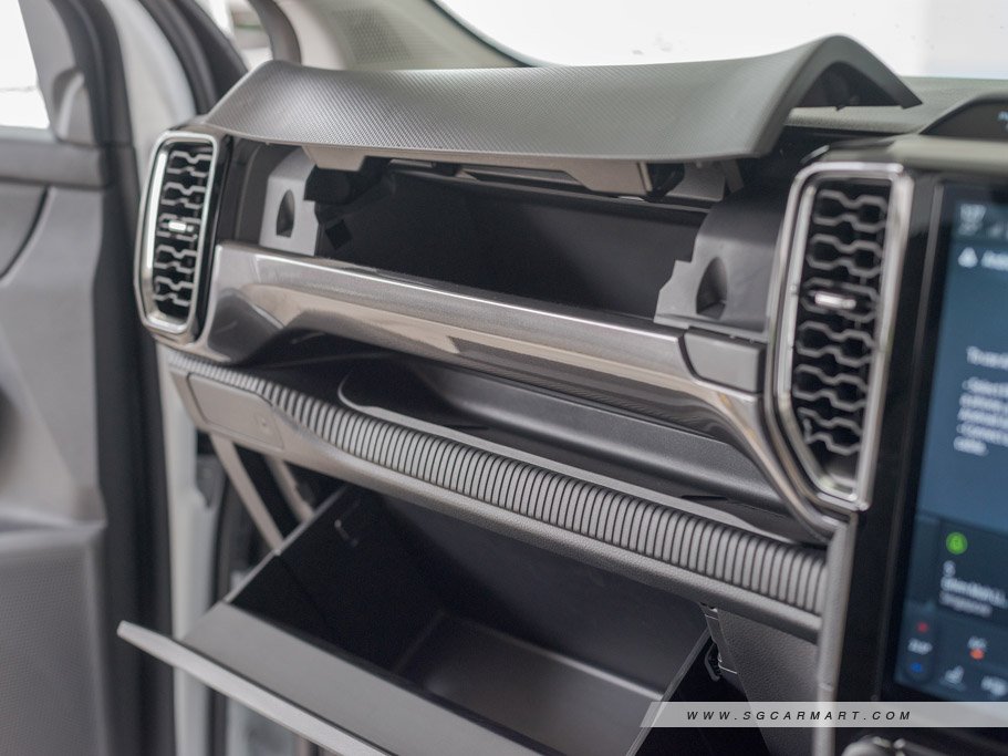 https://i.i-sgcm.com/new_cars/cars/21721/21721_g33