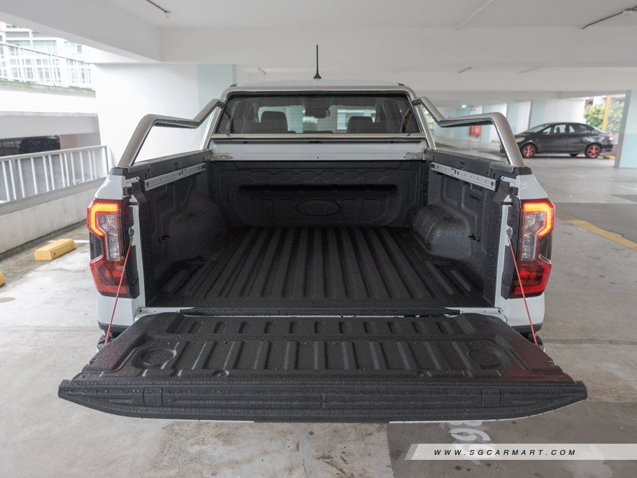 https://i.i-sgcm.com/new_cars/cars/21721/21721_g37