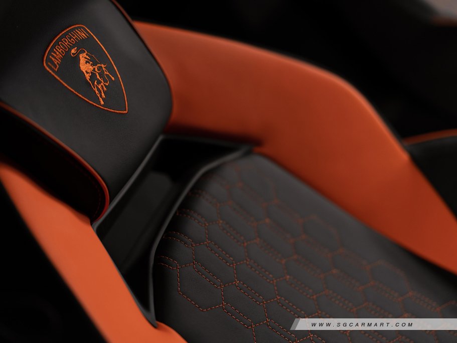 https://i.i-sgcm.com/new_cars/cars/21724/21724_g13