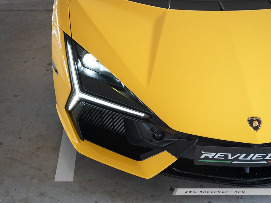 https://i.i-sgcm.com/new_cars/cars/21724/21724_g18