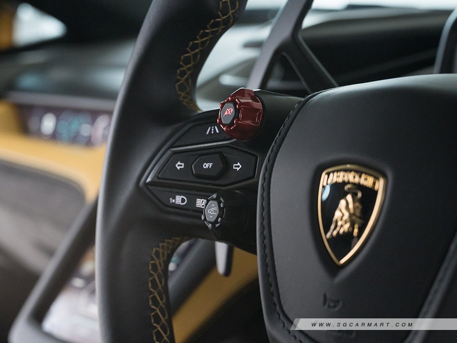 https://i.i-sgcm.com/new_cars/cars/21724/21724_g26