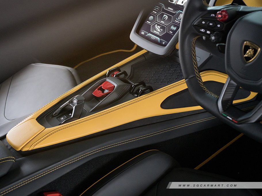 https://i.i-sgcm.com/new_cars/cars/21724/21724_g29