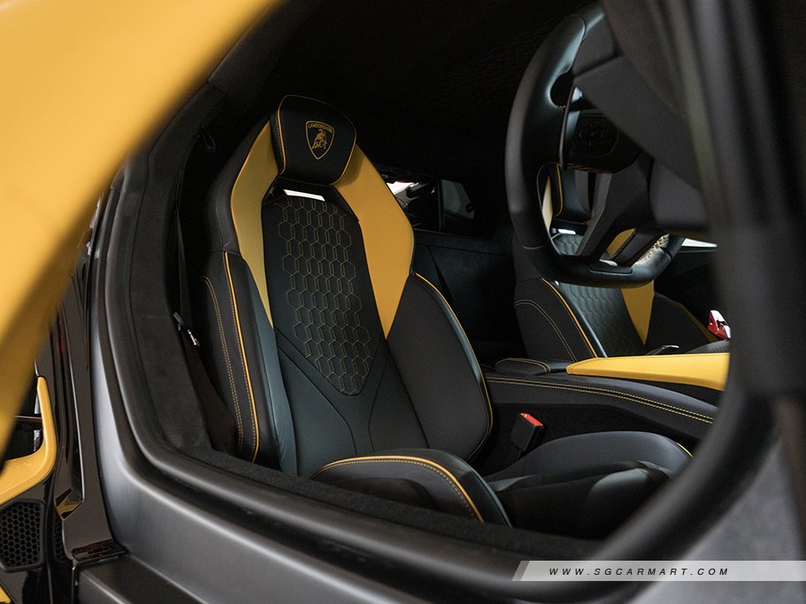 https://i.i-sgcm.com/new_cars/cars/21724/21724_g31