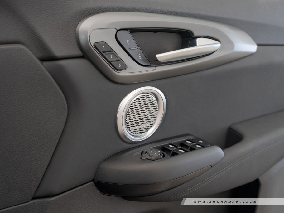 https://i.i-sgcm.com/new_cars/cars/21731/21731_g33