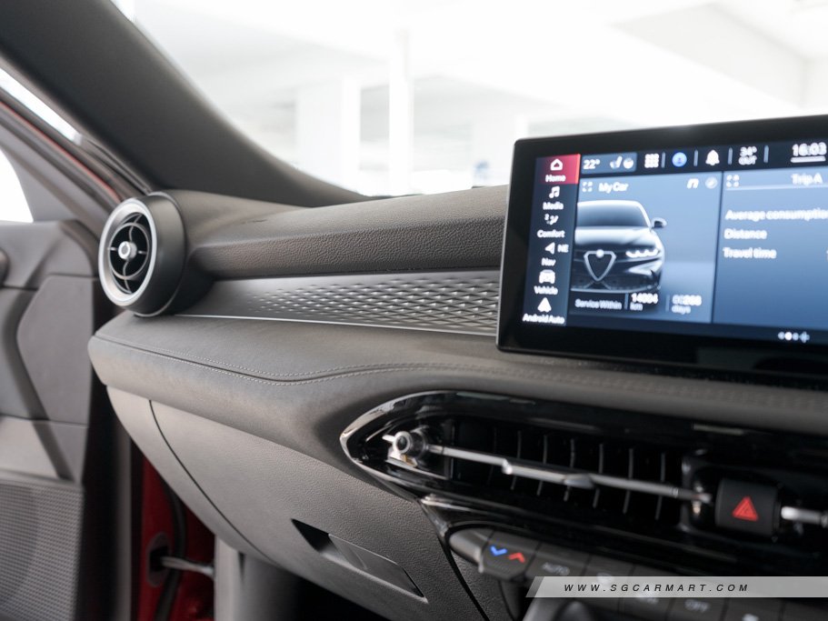 https://i.i-sgcm.com/new_cars/cars/21731/21731_g37