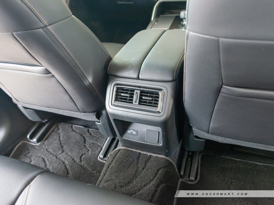 https://i.i-sgcm.com/new_cars/cars/21735/21735_g25
