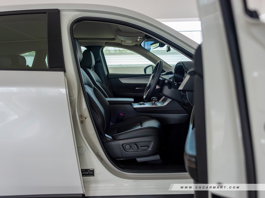 https://i.i-sgcm.com/new_cars/cars/21735/21735_g26
