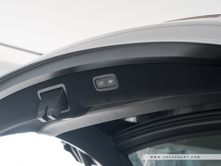 https://i.i-sgcm.com/new_cars/cars/21739/21739_g44