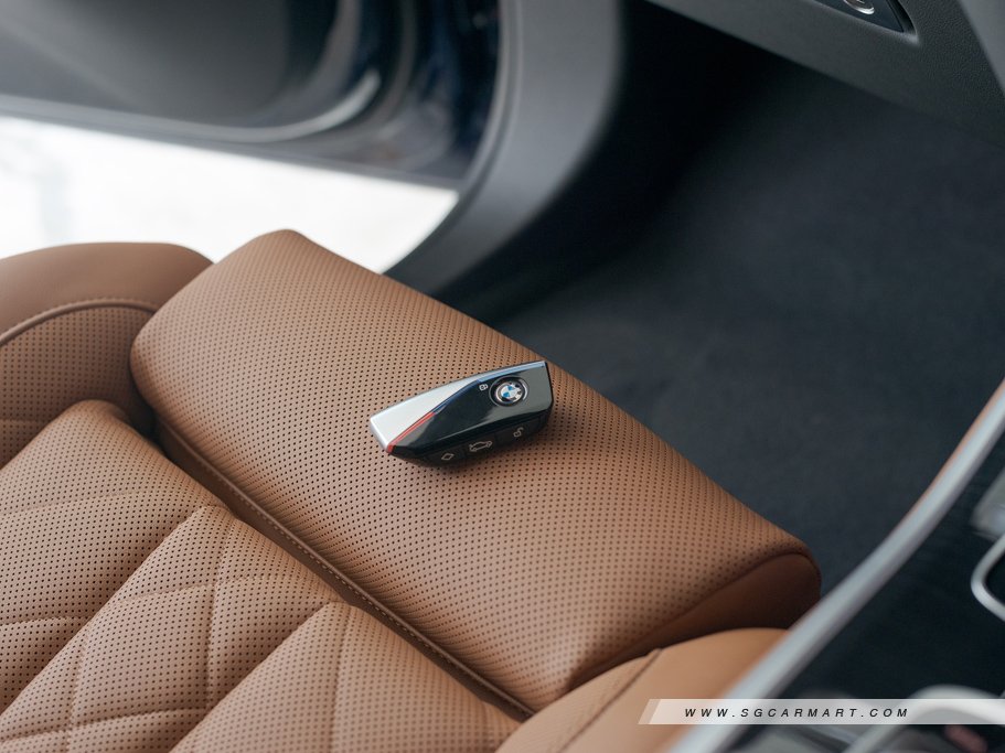 https://i.i-sgcm.com/new_cars/cars/21745/21745_g40