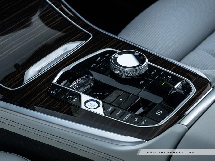 https://i.i-sgcm.com/new_cars/cars/21745/21745_g7