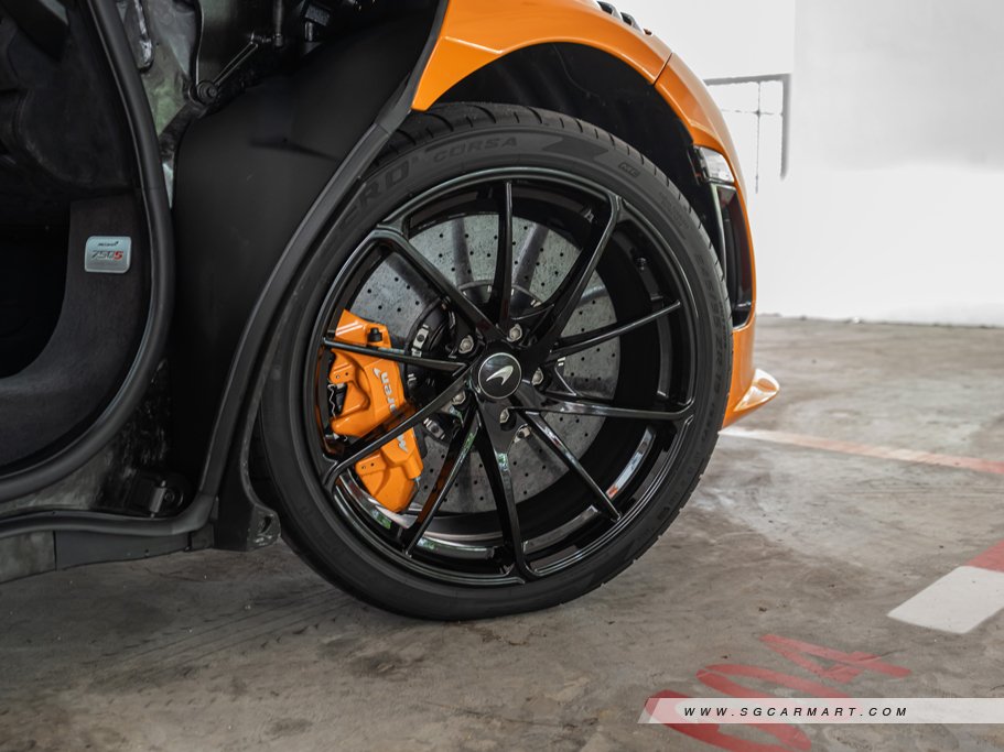 https://i.i-sgcm.com/new_cars/cars/21748/21748_g37