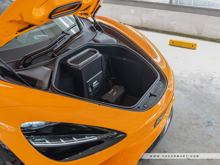 https://i.i-sgcm.com/new_cars/cars/21748/21748_g56