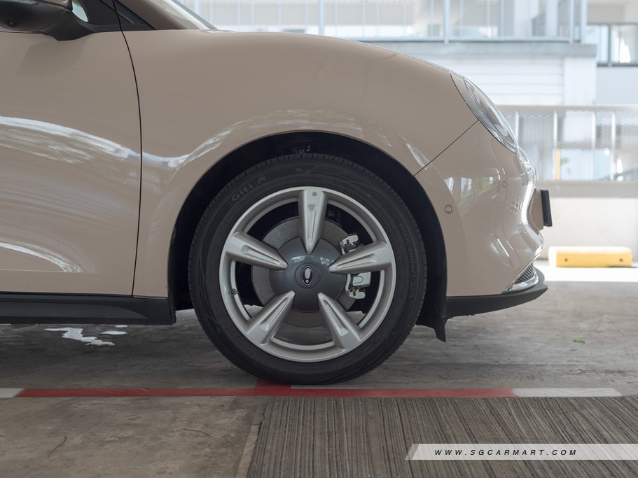 https://i.i-sgcm.com/new_cars/cars/21749/21749_g18