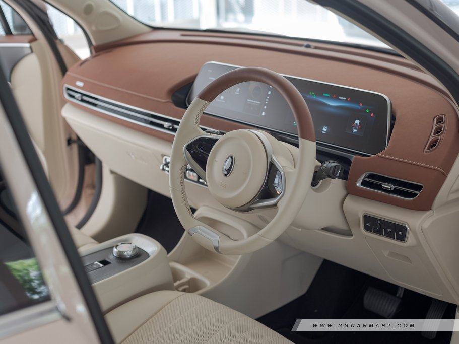 https://i.i-sgcm.com/new_cars/cars/21749/21749_g23