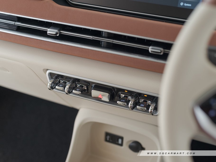 https://i.i-sgcm.com/new_cars/cars/21749/21749_g32