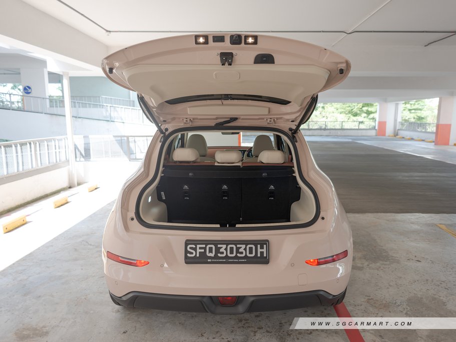 https://i.i-sgcm.com/new_cars/cars/21749/21749_g42