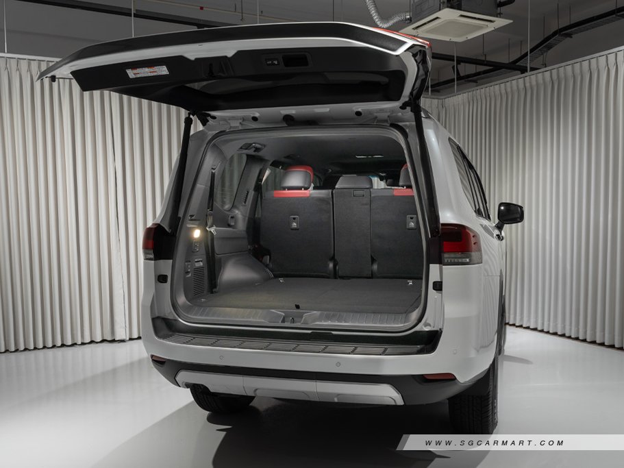 https://i.i-sgcm.com/new_cars/cars/21757/21757_g30