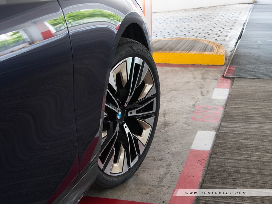https://i.i-sgcm.com/new_cars/cars/21763/21763_g24