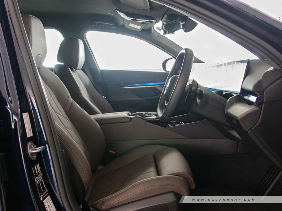 https://i.i-sgcm.com/new_cars/cars/21763/21763_g44