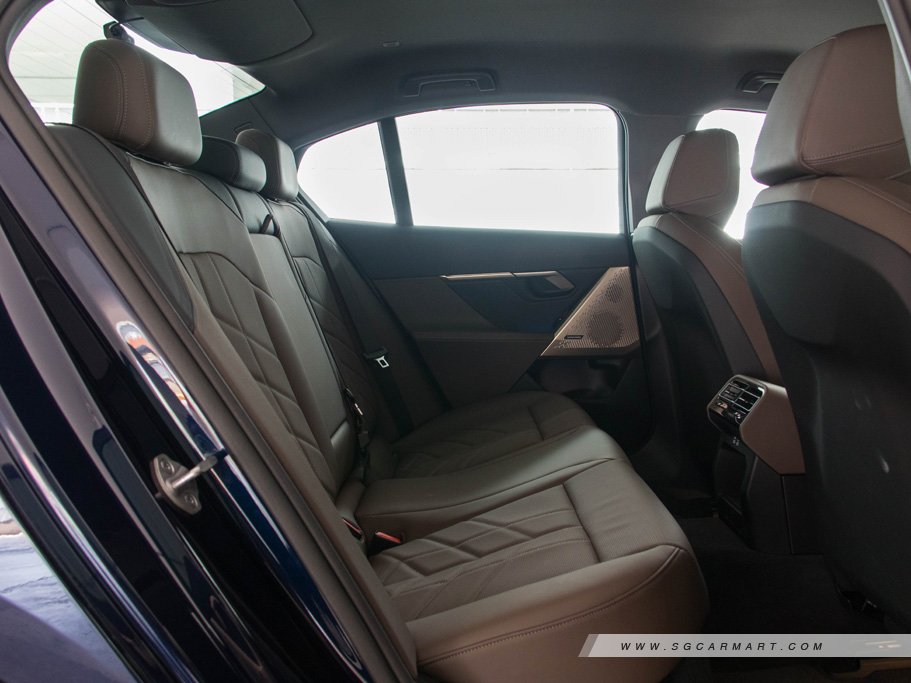 https://i.i-sgcm.com/new_cars/cars/21763/21763_g45