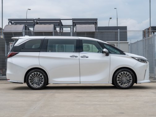 https://i.i-sgcm.com/new_cars/cars/21774/21774_g15