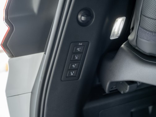 https://i.i-sgcm.com/new_cars/cars/21774/21774_g52